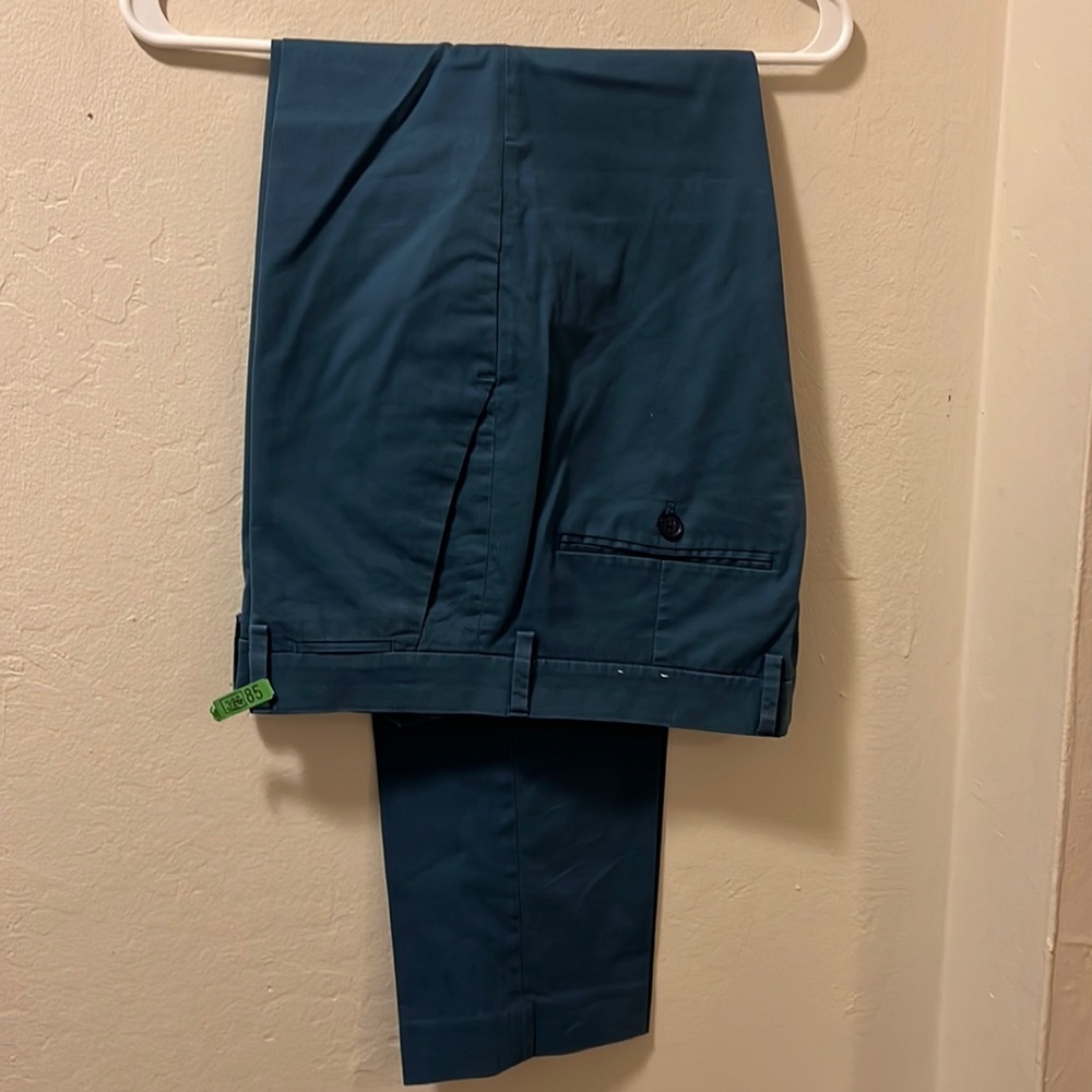 Men’s navy blue slim dress pants, super stretchy!